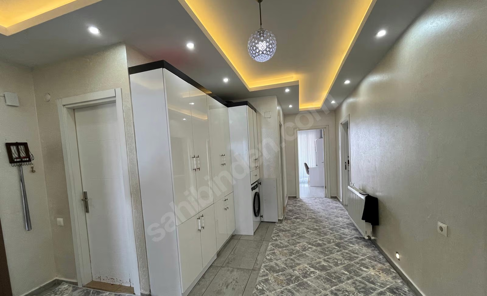 Mersin Mezitli İstiklal Mahallesi 3+1 185 m² Doğalgaz Kombili Satılık Daire