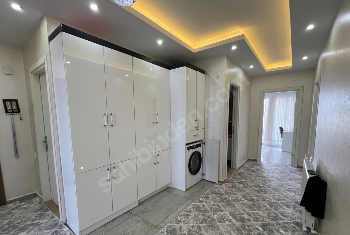 Mersin Mezitli İstiklal Mahallesi 3+1 185 m² Doğalgaz Kombili Satılık Daire