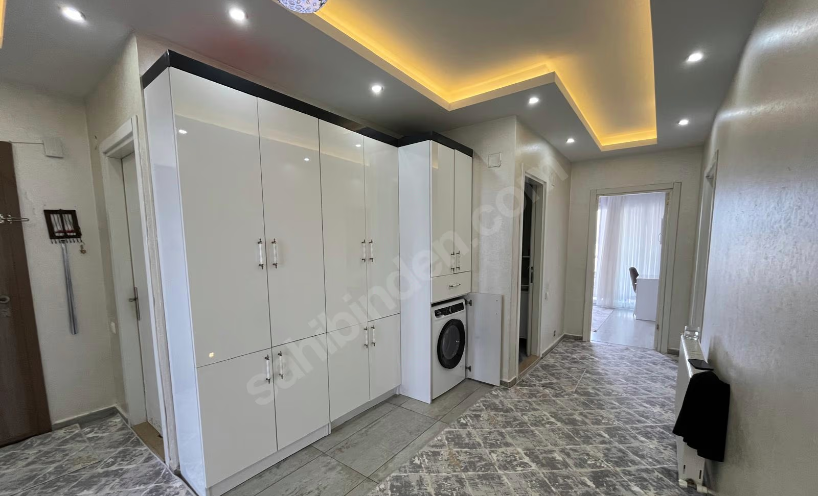 Mersin Mezitli İstiklal Mahallesi 3+1 185 m² Doğalgaz Kombili Satılık Daire
