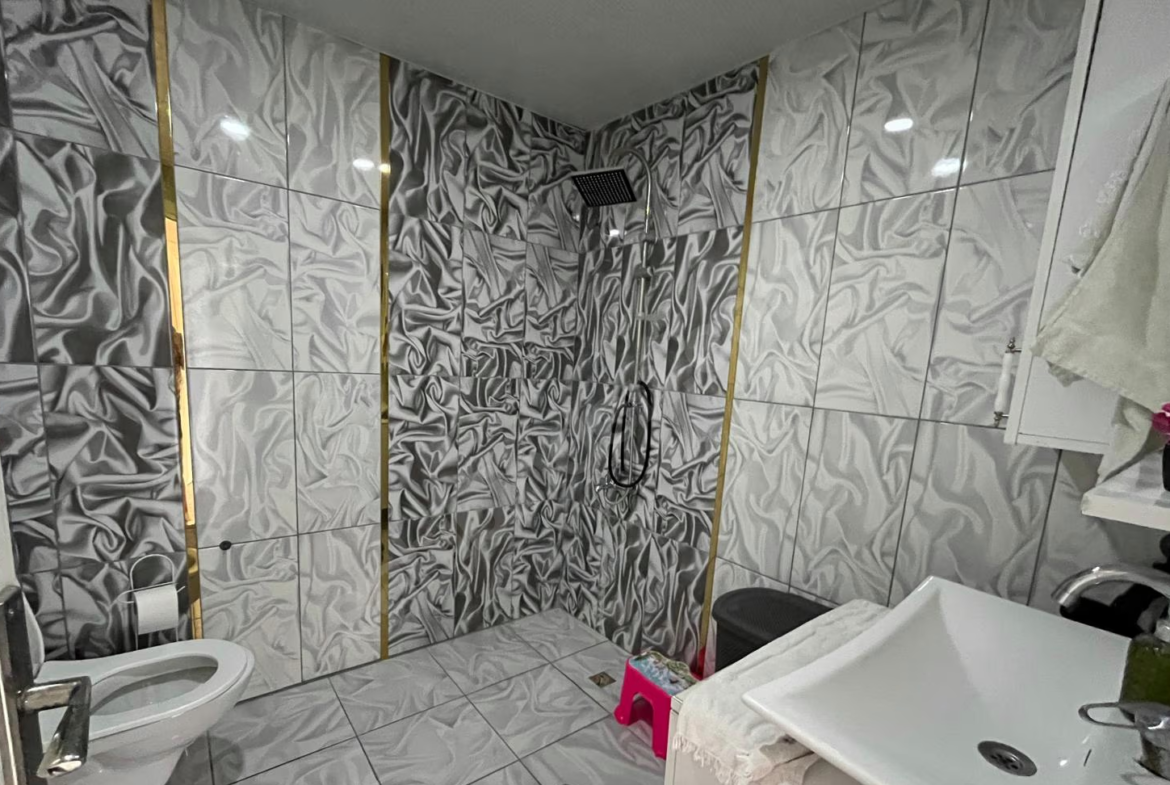 Mersin Mezitli İstiklal Mahallesi 3+1 185 m² Doğalgaz Kombili Satılık Daire
