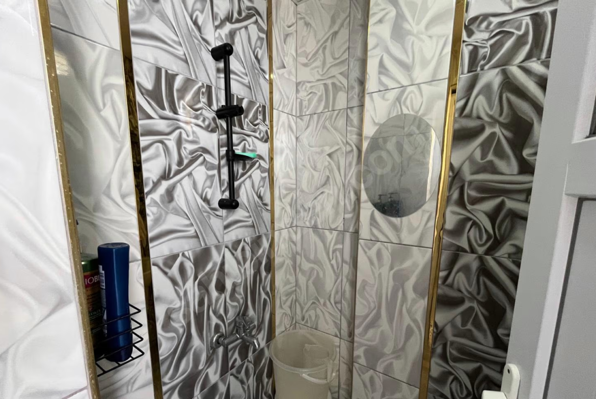 Mersin Mezitli İstiklal Mahallesi 3+1 185 m² Doğalgaz Kombili Satılık Daire