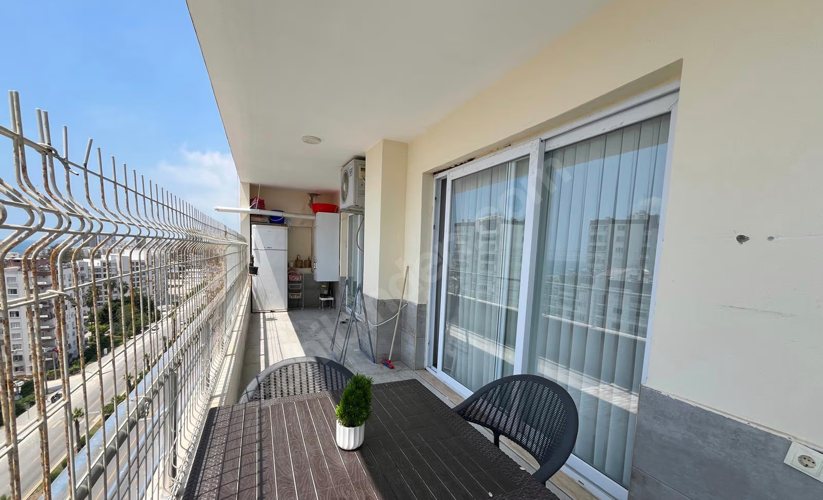 Mersin Mezitli İstiklal Mahallesi 3+1 185 m² Doğalgaz Kombili Satılık Daire