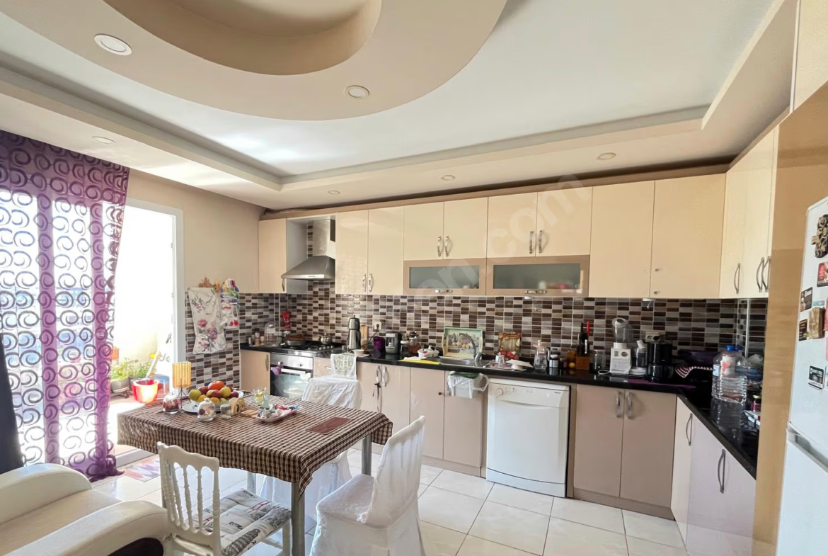 Mersin Mezitli İstiklal Mahallesi 3+1 185 m² Klima Satılık Daire