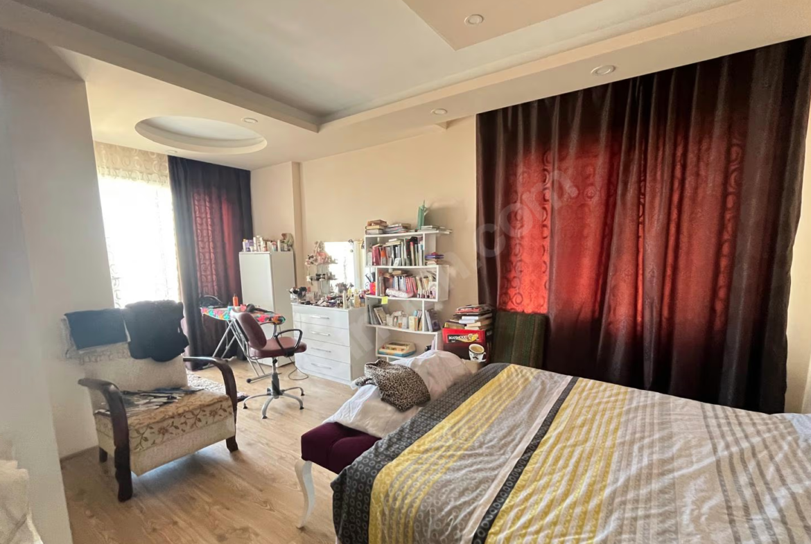 Mersin Mezitli İstiklal Mahallesi 3+1 185 m² Klima Satılık Daire