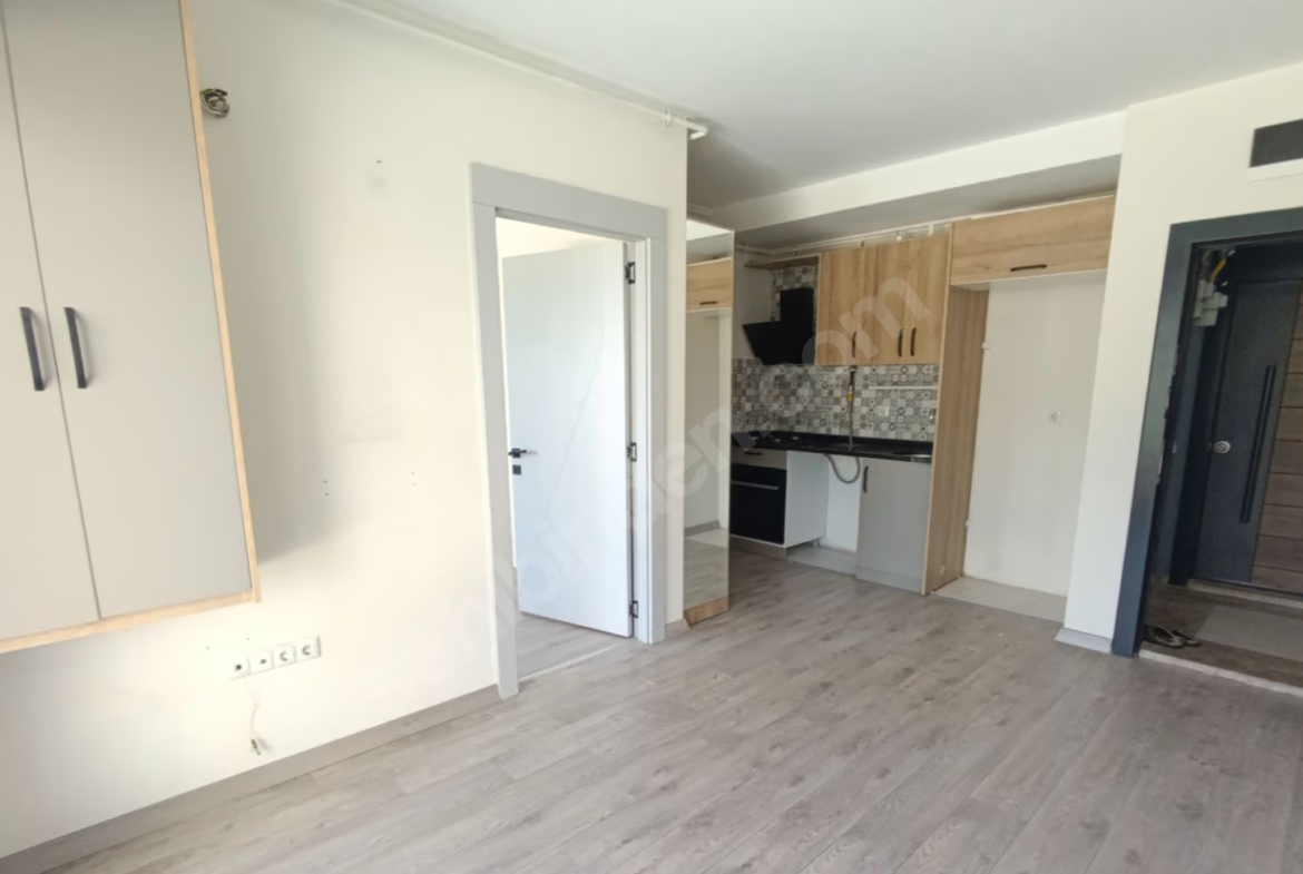 Mersin Mezitli Kuyuluk Mahallesi 1+1 55 m² Doğalgaz Kombili Kiralık Daire