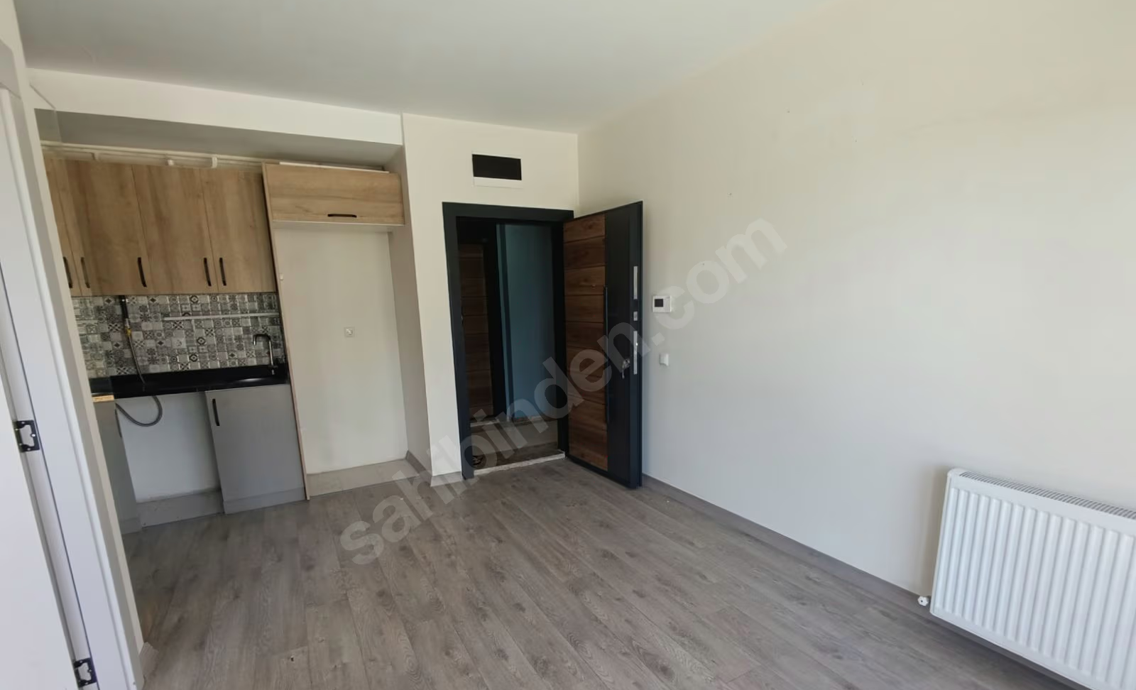 Mersin Mezitli Kuyuluk Mahallesi 1+1 55 m² Doğalgaz Kombili Kiralık Daire