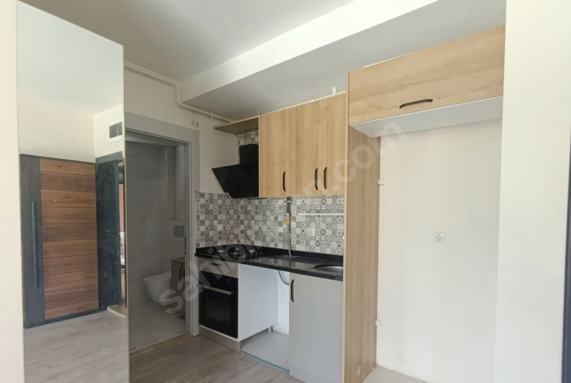 Mersin Mezitli Kuyuluk Mahallesi 1+1 55 m² Doğalgaz Kombili Kiralık Daire