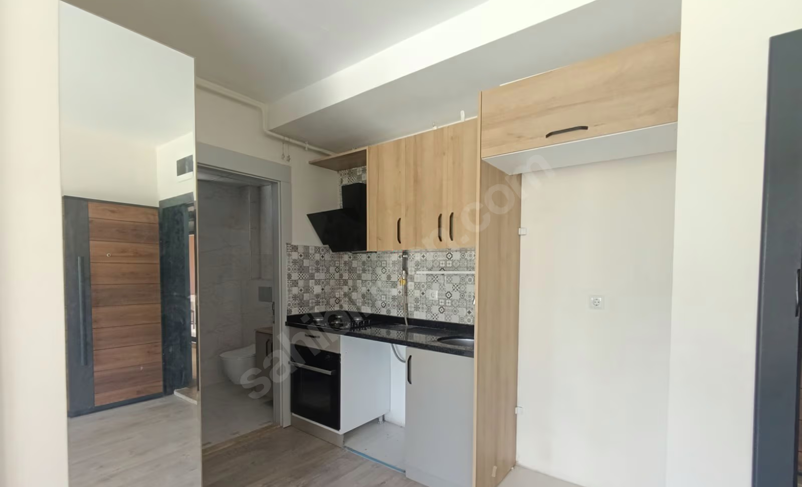 Mersin Mezitli Kuyuluk Mahallesi 1+1 55 m² Doğalgaz Kombili Kiralık Daire