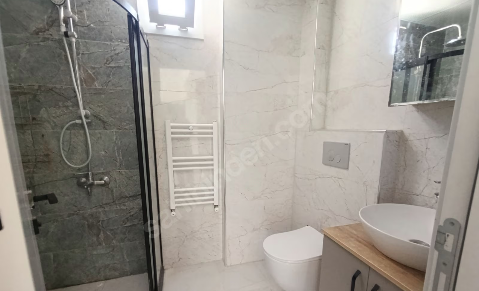 Mersin Mezitli Kuyuluk Mahallesi 1+1 55 m² Doğalgaz Kombili Kiralık Daire