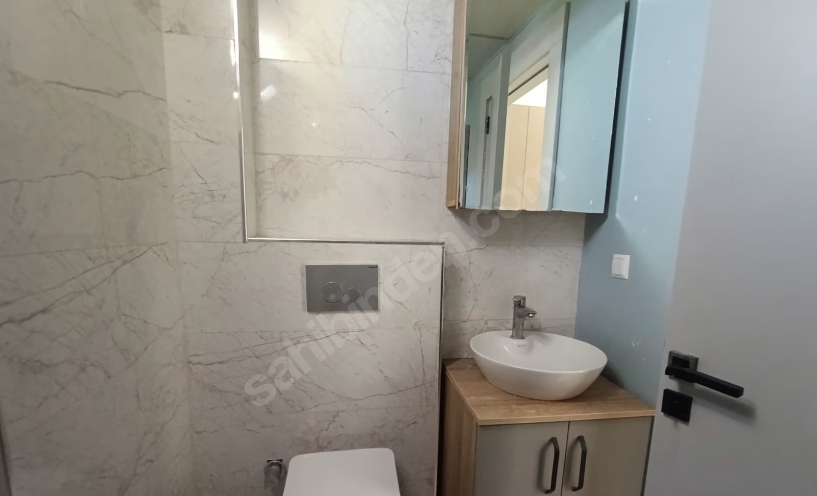 Mersin Mezitli Kuyuluk Mahallesi 1+1 55 m² Doğalgaz Kombili Kiralık Daire