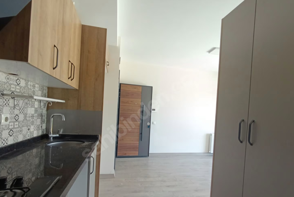 Mersin Mezitli Kuyuluk Mahallesi 1+1 55 m² Doğalgaz Kombili Kiralık Daire