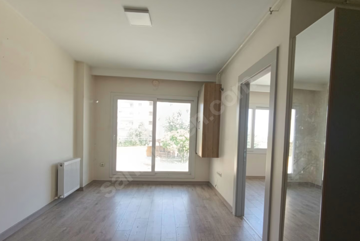 Mersin Mezitli Kuyuluk Mahallesi 1+1 55 m² Doğalgaz Kombili Kiralık Daire