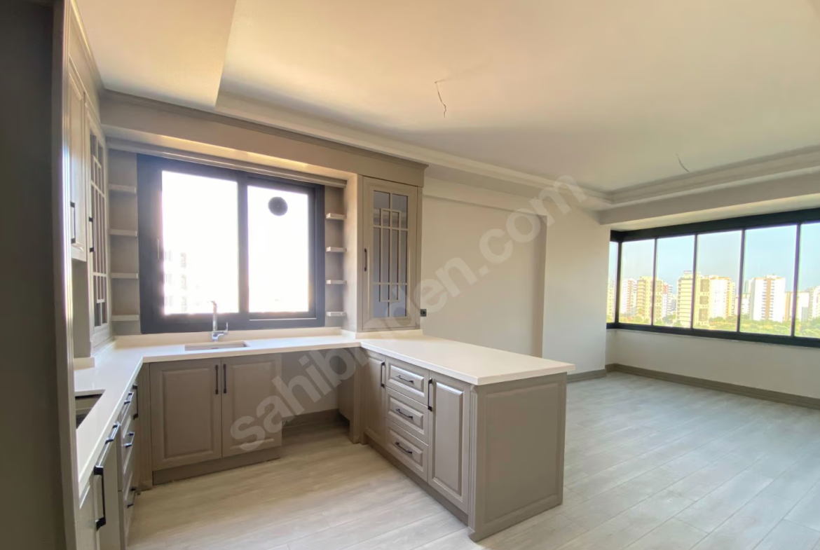 Mersin Mezitli Kuyuluk Mahallesi 3+1 135 m² Doğalgaz Kombili Satılık Daire