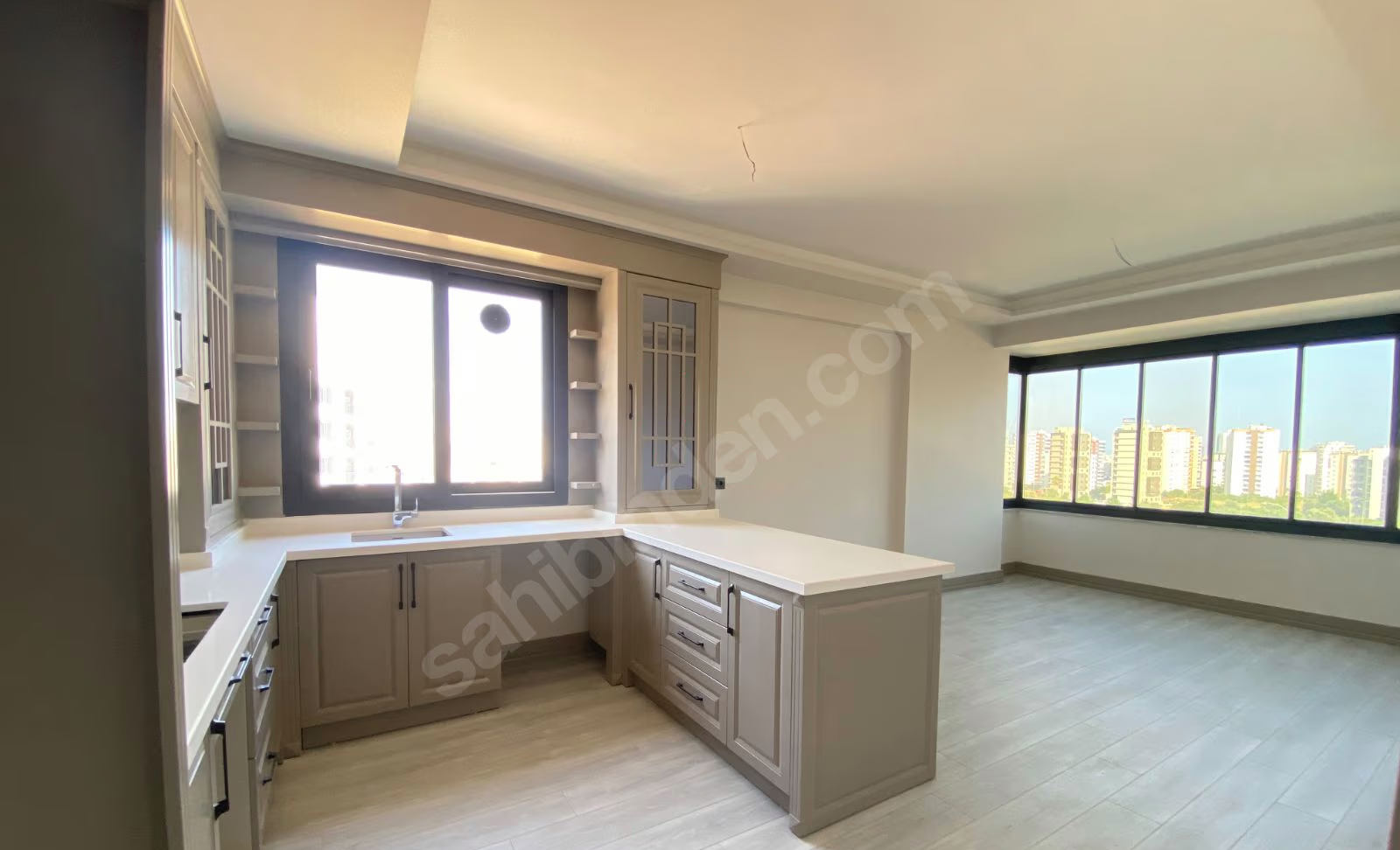 Mersin Mezitli Kuyuluk Mahallesi 3+1 135 m² Doğalgaz Kombili Satılık Daire