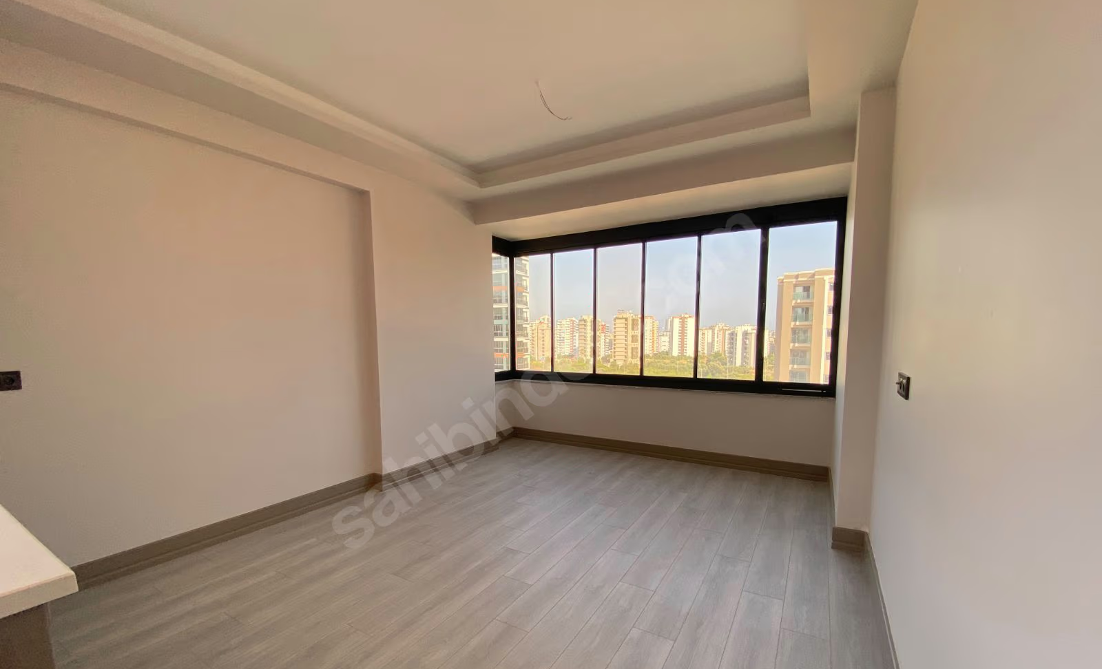 Mersin Mezitli Kuyuluk Mahallesi 3+1 135 m² Doğalgaz Kombili Satılık Daire