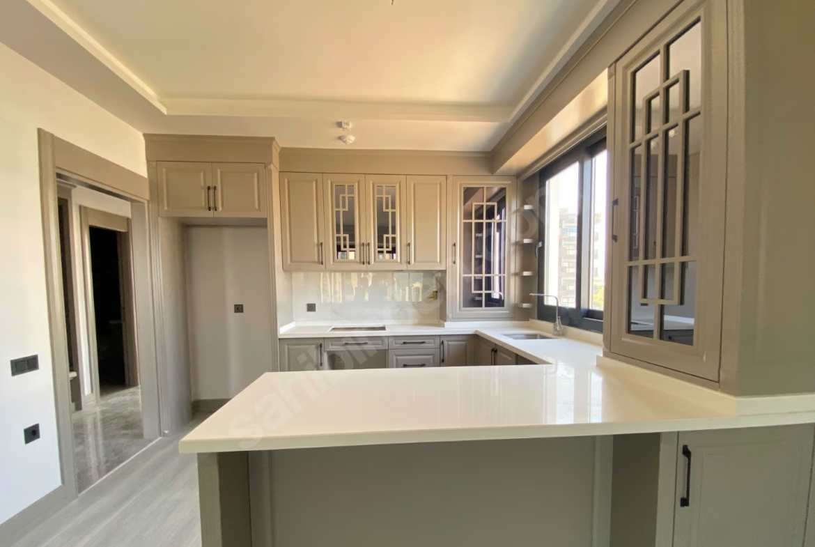 Mersin Mezitli Kuyuluk Mahallesi 3+1 135 m² Doğalgaz Kombili Satılık Daire