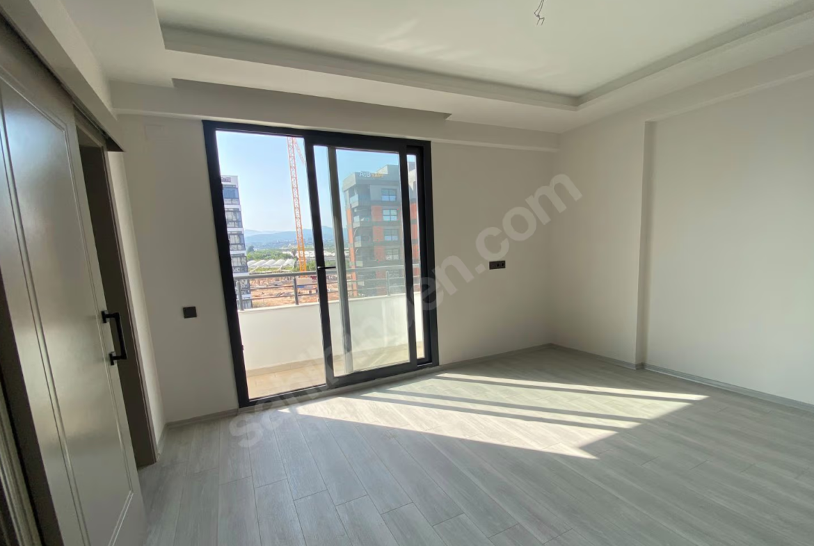 Mersin Mezitli Kuyuluk Mahallesi 3+1 135 m² Doğalgaz Kombili Satılık Daire