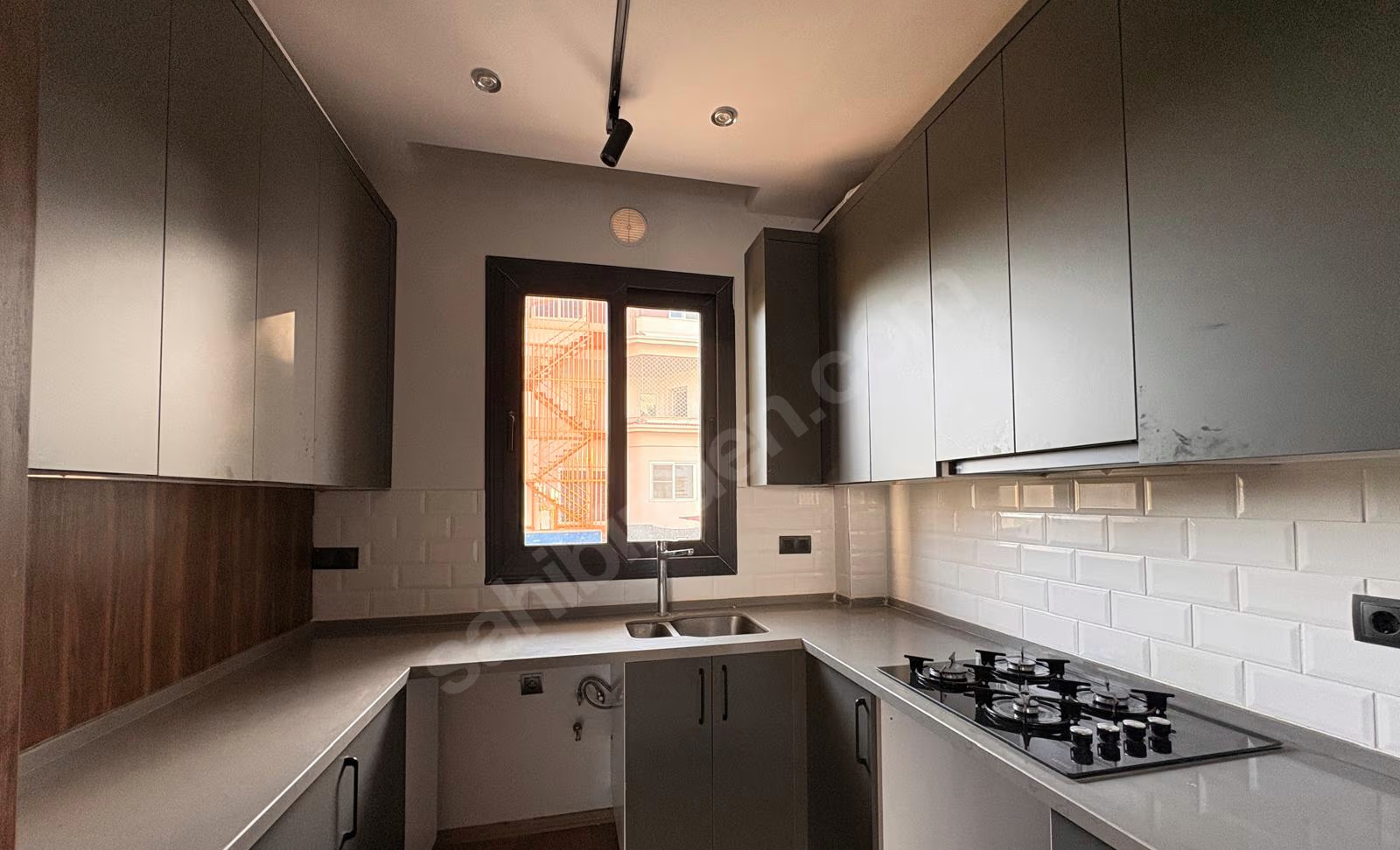 Mersin Mezitli Kuyuluk Mahallesi 4+1 170 m² Klima Satılık Villa