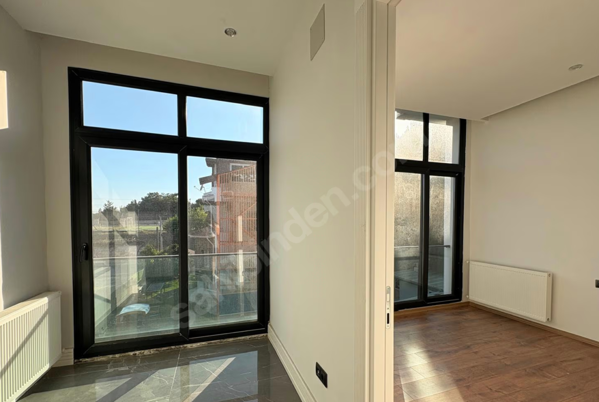 Mersin Mezitli Kuyuluk Mahallesi 4+1 170 m² Klima Satılık Villa