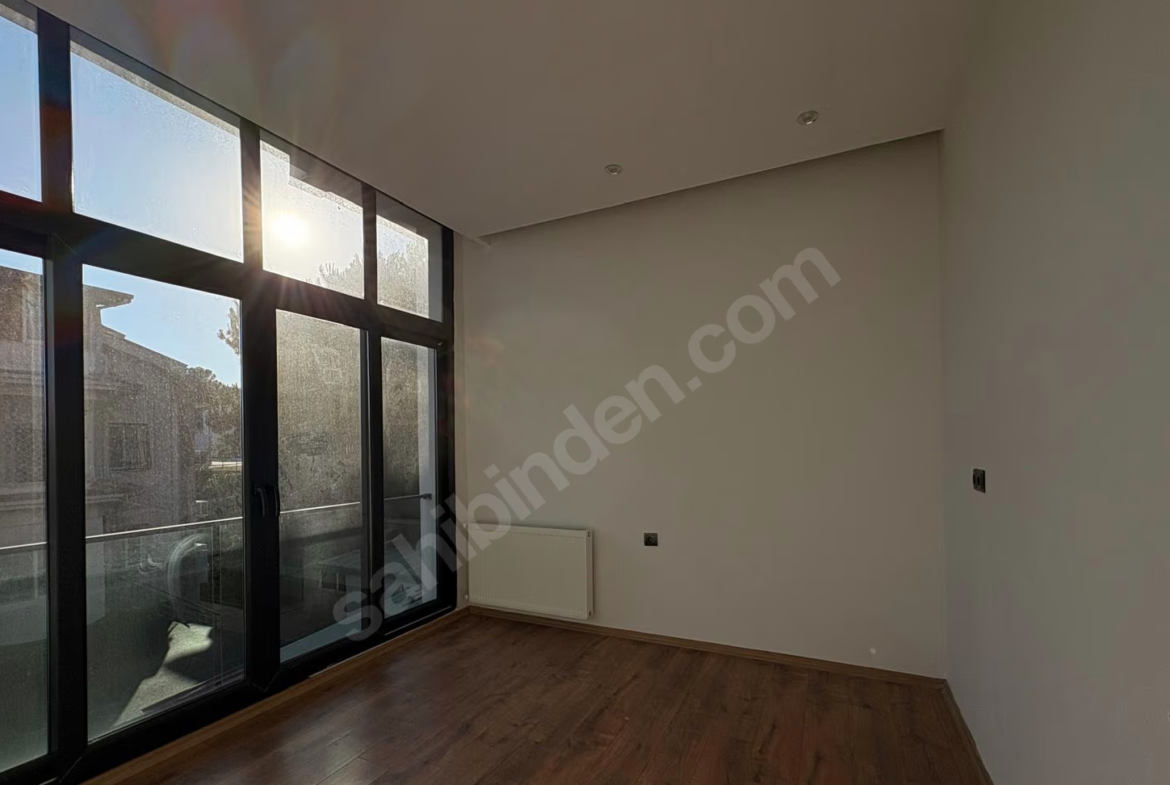 Mersin Mezitli Kuyuluk Mahallesi 4+1 170 m² Klima Satılık Villa