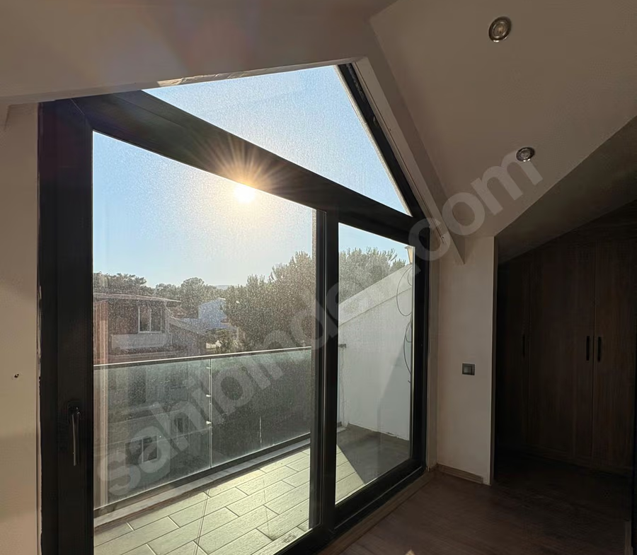 Mersin Mezitli Kuyuluk Mahallesi 4+1 170 m² Klima Satılık Villa