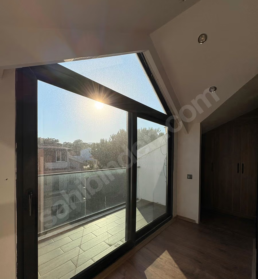 Mersin Mezitli Kuyuluk Mahallesi 4+1 170 m² Klima Satılık Villa