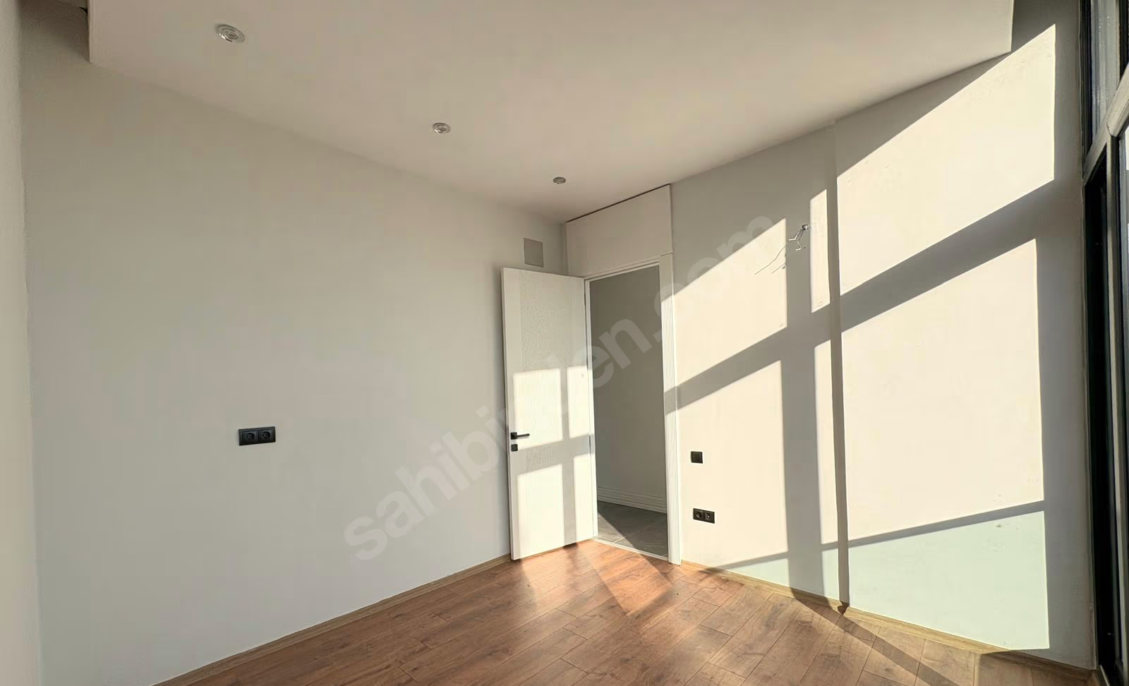Mersin Mezitli Kuyuluk Mahallesi 4+1 170 m² Klima Satılık Villa