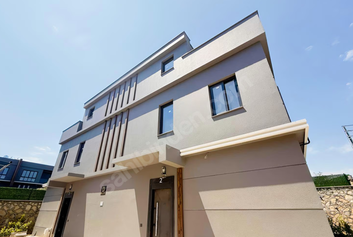 Mersin Mezitli Kuyuluk Mahallesi 4+1 185 m² Yerden Isıtma Satılık Villa