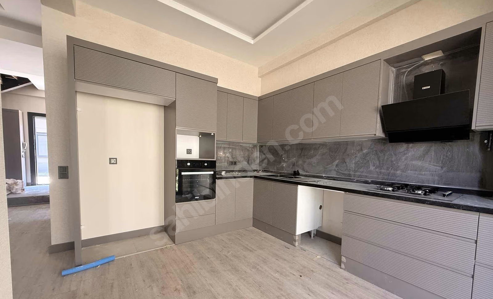 Mersin Mezitli Kuyuluk Mahallesi 4+1 185 m² Yerden Isıtma Satılık Villa