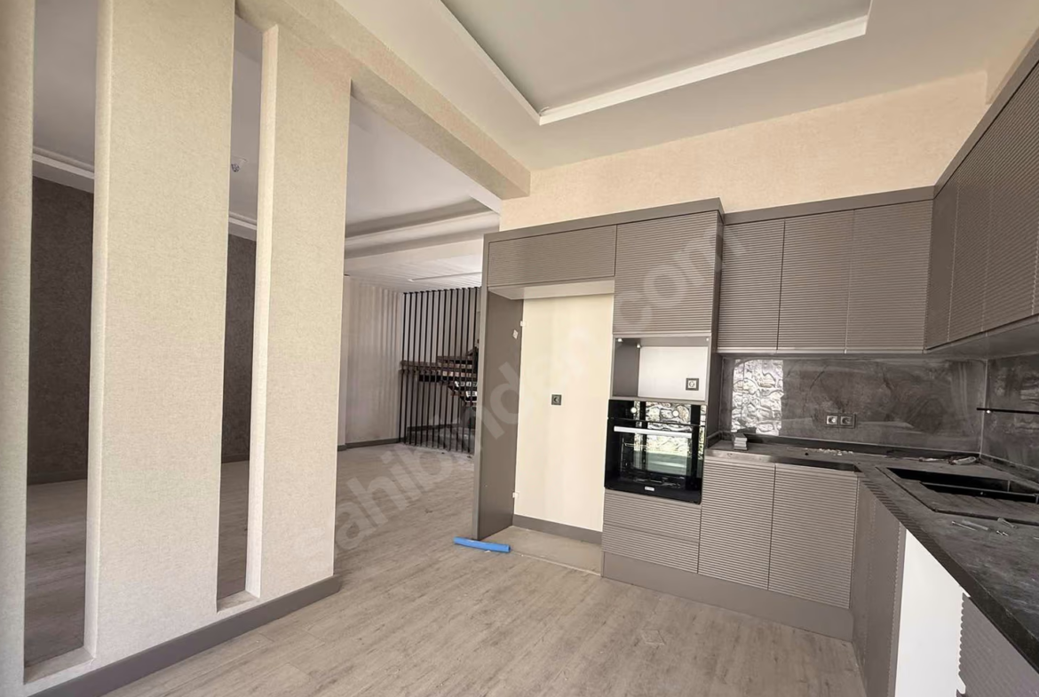 Mersin Mezitli Kuyuluk Mahallesi 4+1 185 m² Yerden Isıtma Satılık Villa