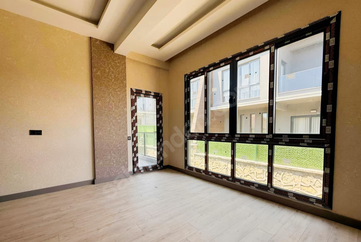 Mersin Mezitli Kuyuluk Mahallesi 4+1 185 m² Yerden Isıtma Satılık Villa