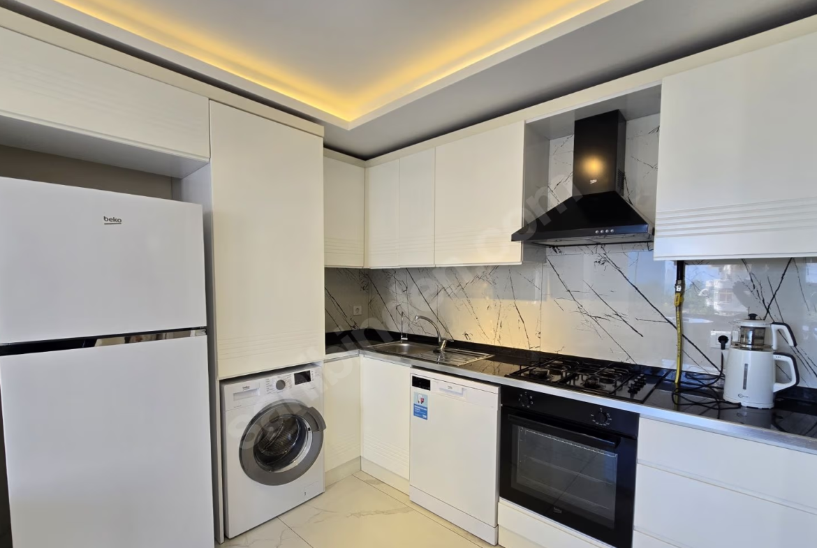 Mersin Mezitli Menderes Mahallesi 1+1 55 m² Doğalgaz Kombili Kiralık Daire