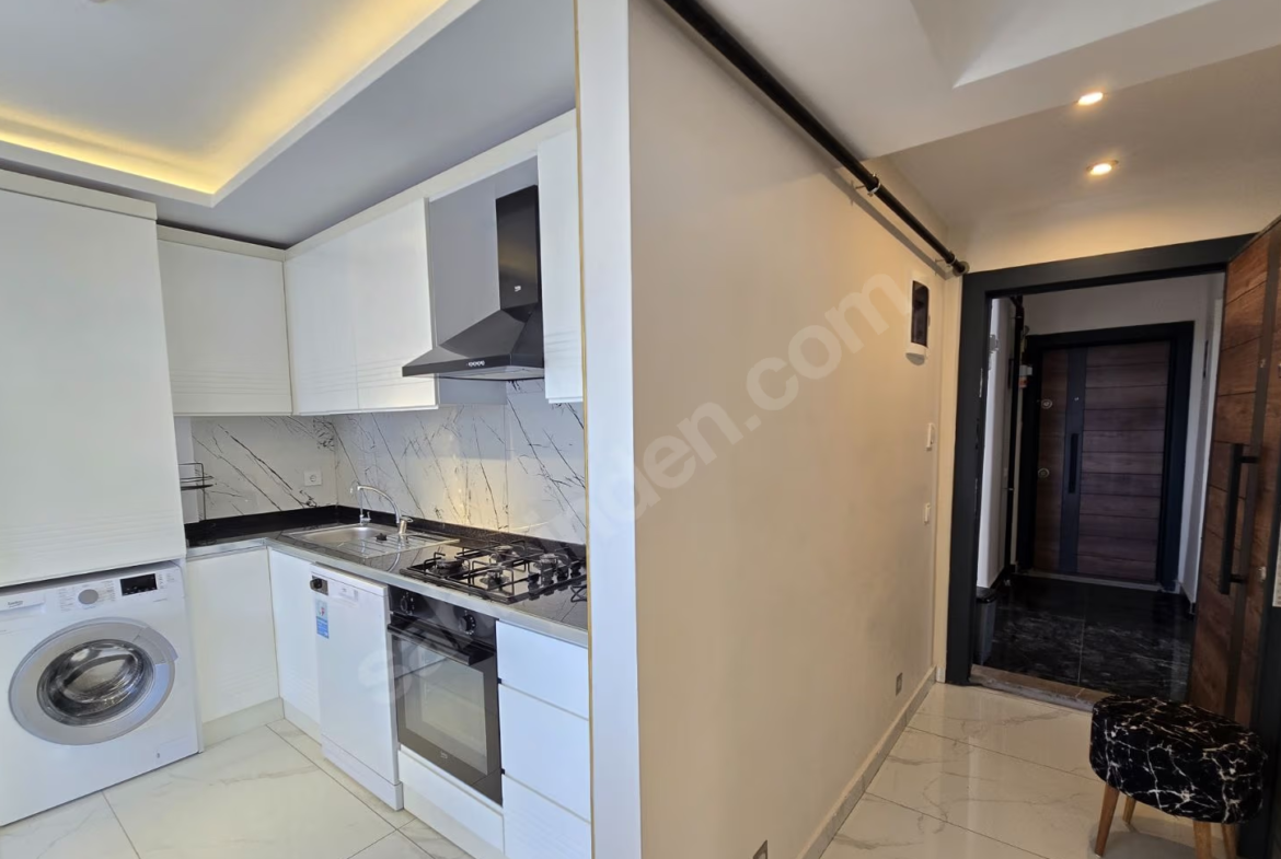 Mersin Mezitli Menderes Mahallesi 1+1 55 m² Doğalgaz Kombili Kiralık Daire