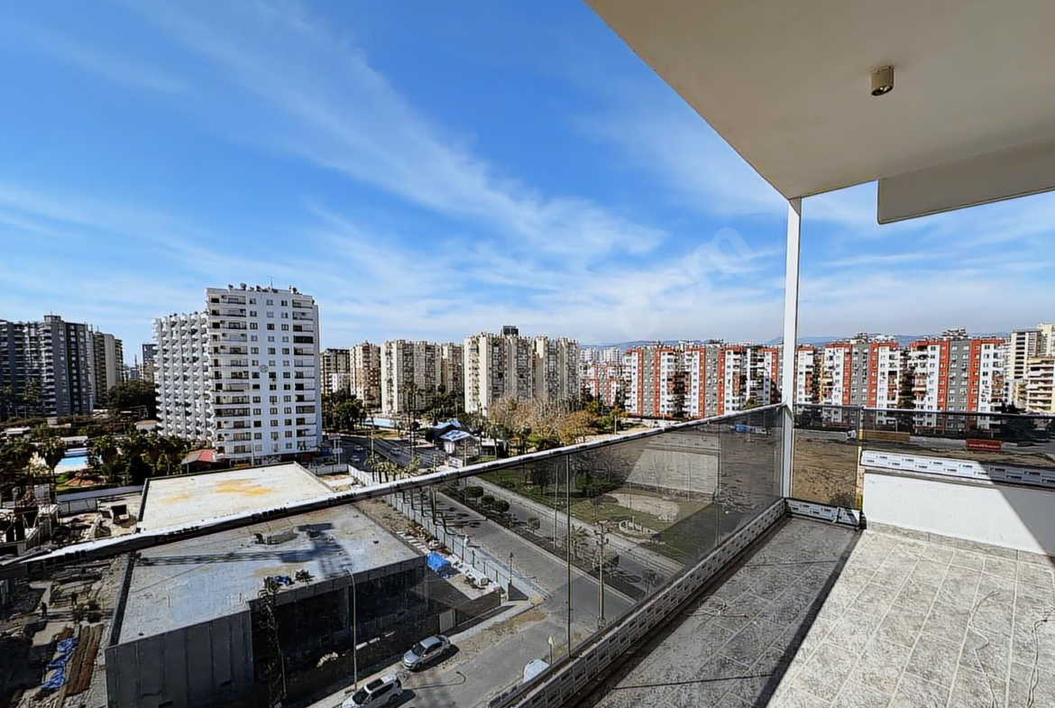 Mersin Mezitli Menderes Mahallesi 3+1 130 m² Doğalgaz Kombili Satılık Daire