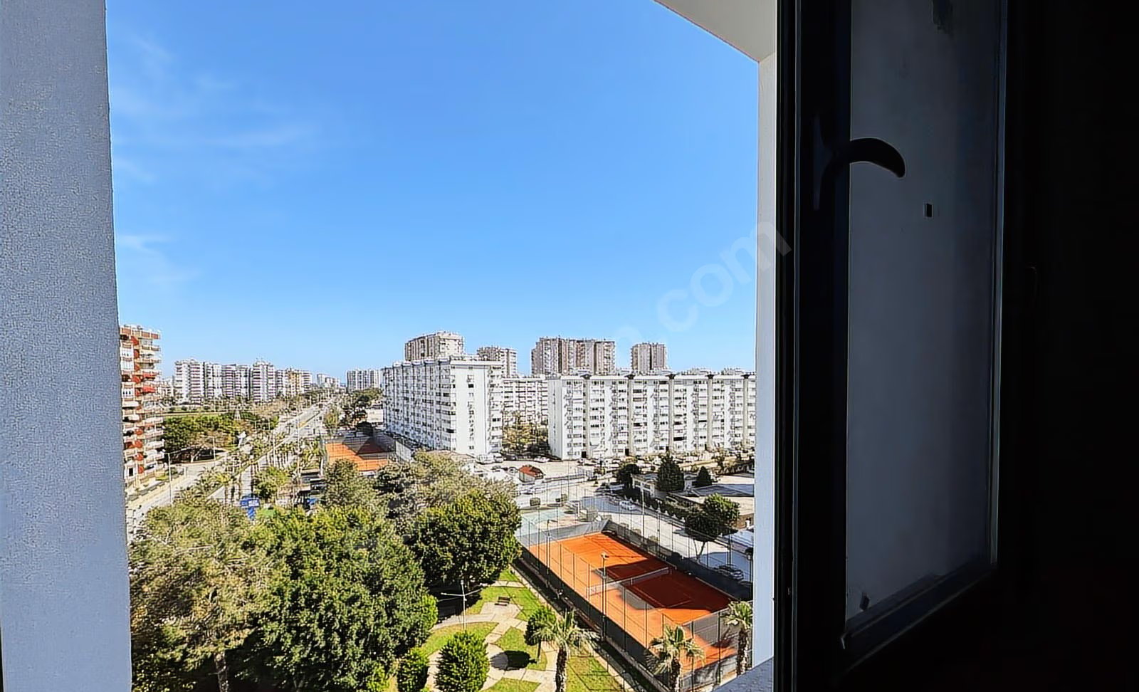 Mersin Mezitli Menderes Mahallesi 3+1 130 m² Doğalgaz Kombili Satılık Daire