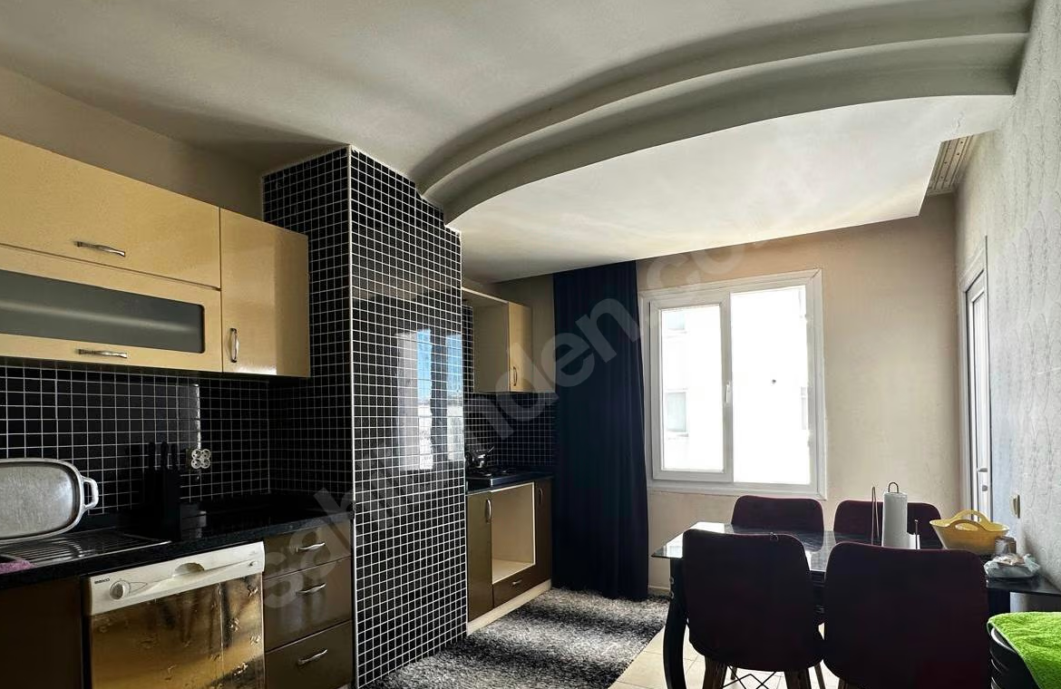 Mersin Mezitli Menderes Mahallesi 3+1 145 m² Klima Satılık Daire