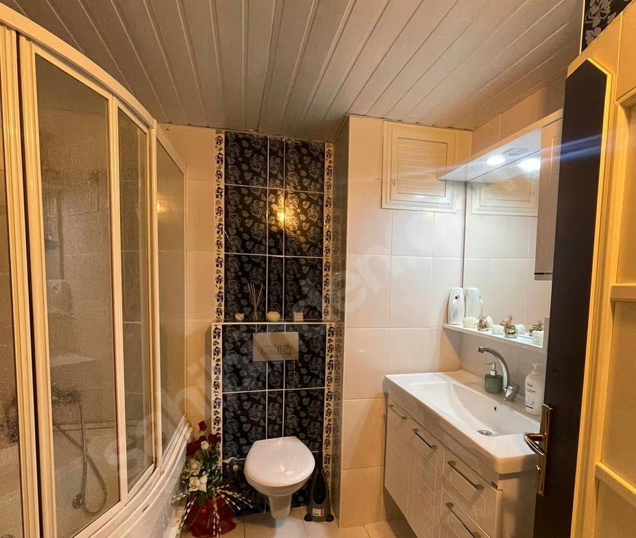 Mersin Mezitli Menderes Mahallesi 3+1 145 m² Klima Satılık Daire