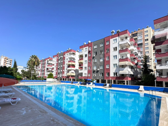 Mersin Mezitli Menderes Mahallesi 3+1 155 m² Klima Satılık Daire