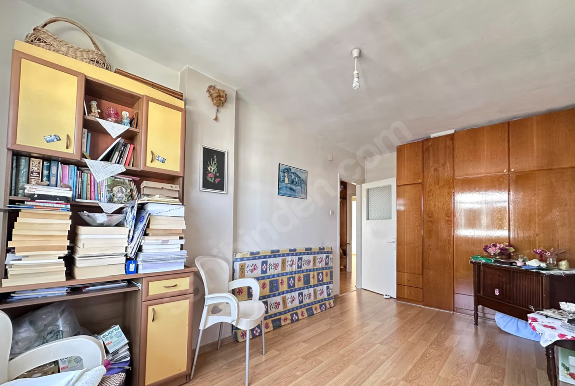 Mersin Mezitli Menderes Mahallesi 3+1 155 m² Klima Satılık Daire