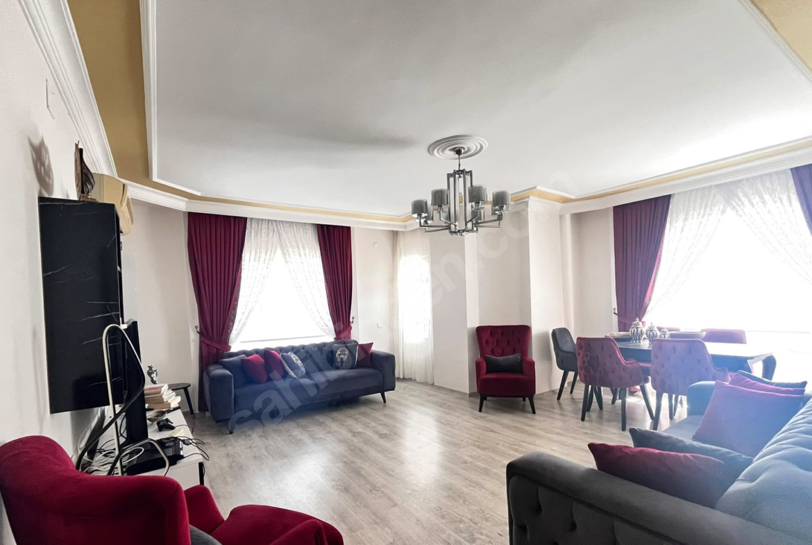 Mersin Mezitli Menderes Mahallesi 3+1 165 m² Klima Satılık Daire