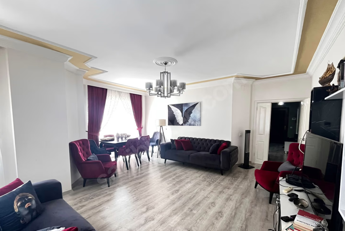 Mersin Mezitli Menderes Mahallesi 3+1 165 m² Klima Satılık Daire