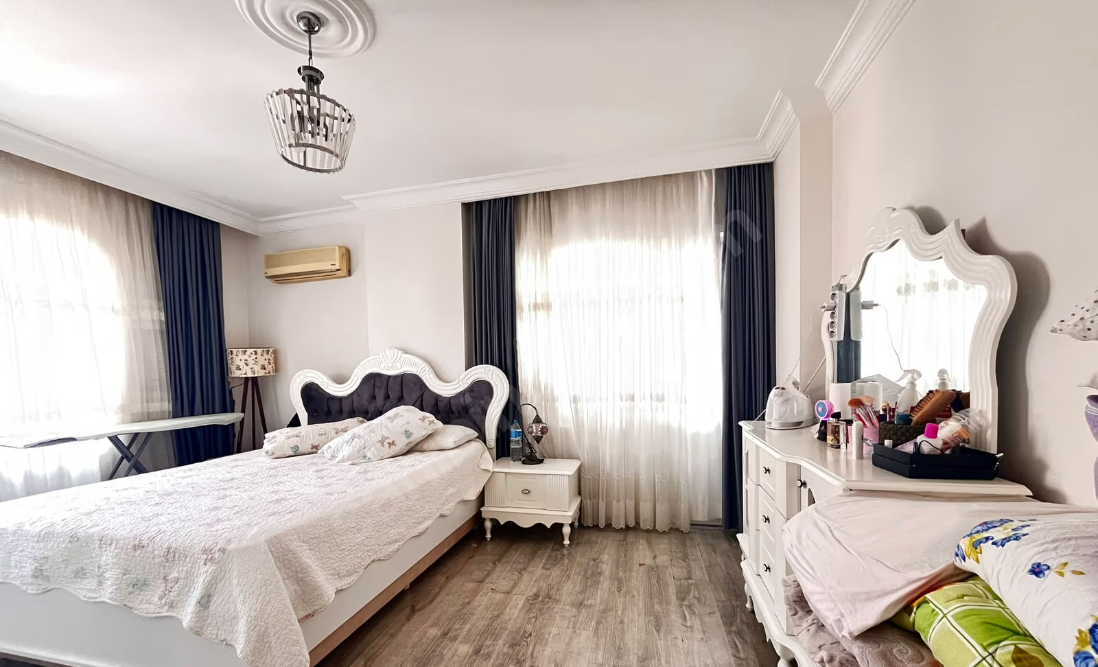 Mersin Mezitli Menderes Mahallesi 3+1 165 m² Klima Satılık Daire