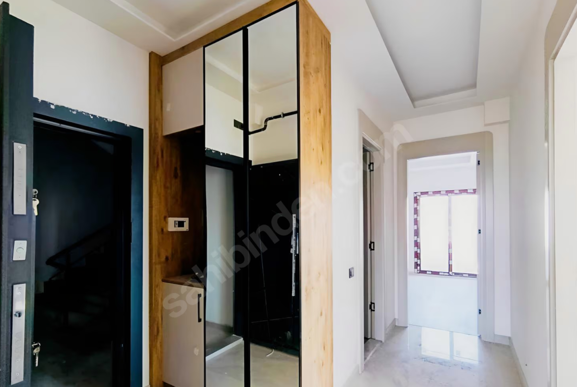 Mersin Mezitli Merkez Mahallesi 2+1 110 m² Doğalgaz Kombili Kiralık Daire