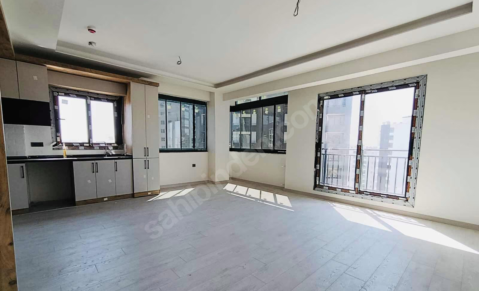 Mersin Mezitli Merkez Mahallesi 2+1 110 m² Doğalgaz Kombili Kiralık Daire
