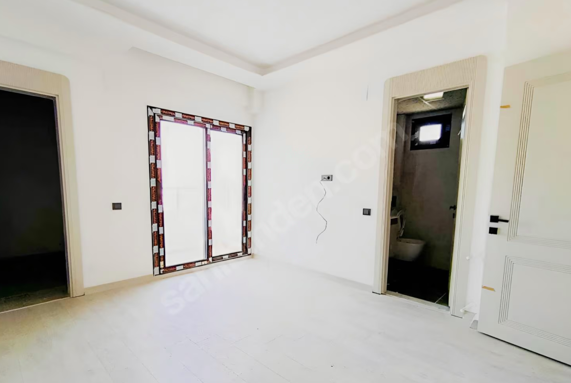 Mersin Mezitli Merkez Mahallesi 2+1 110 m² Doğalgaz Kombili Kiralık Daire