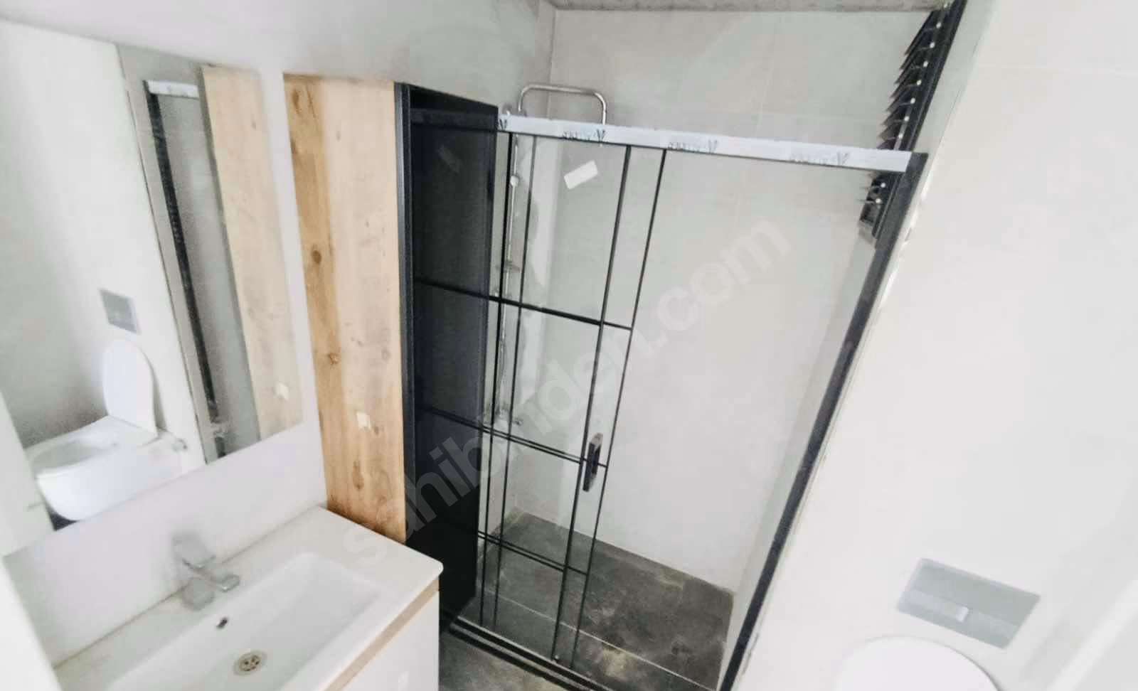 Mersin Mezitli Merkez Mahallesi 2+1 110 m² Doğalgaz Kombili Kiralık Daire