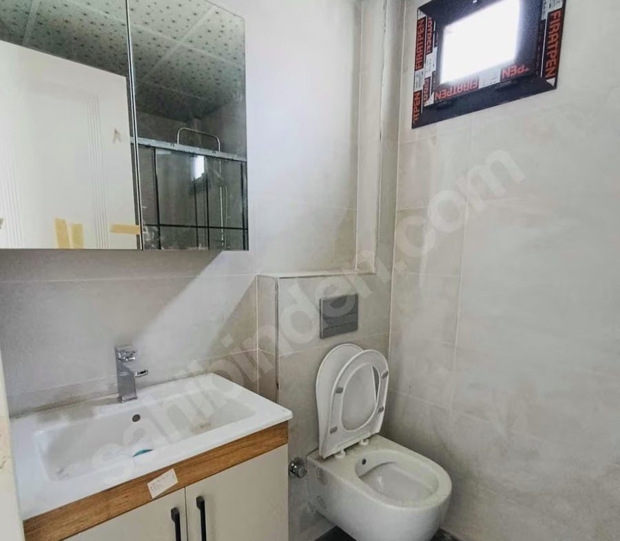 Mersin Mezitli Merkez Mahallesi 2+1 110 m² Doğalgaz Kombili Kiralık Daire