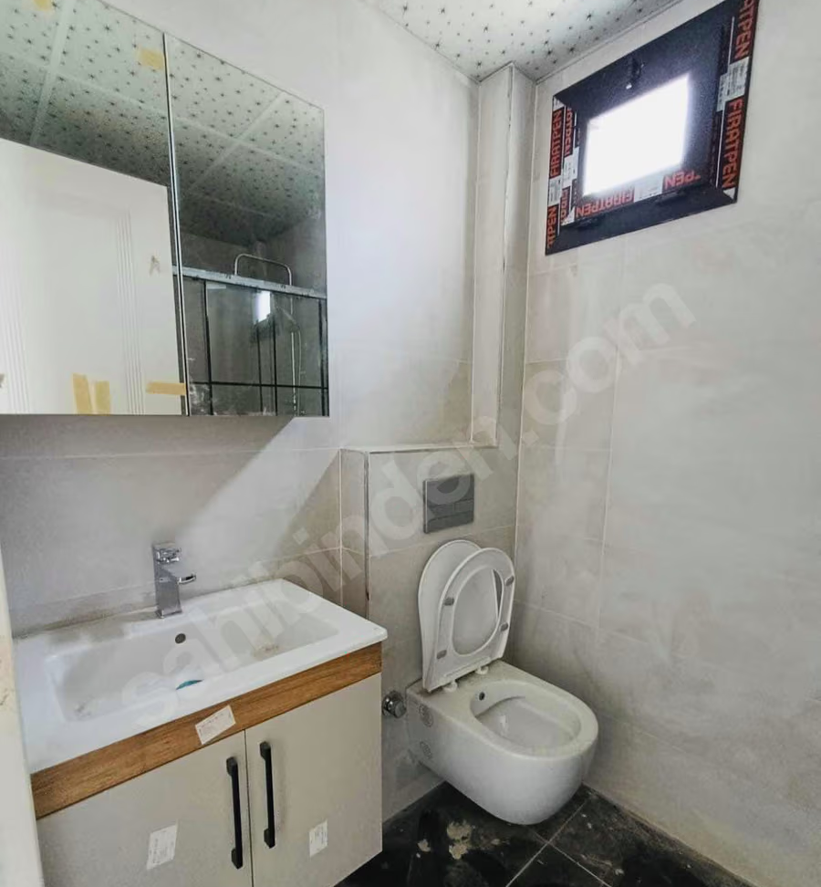 Mersin Mezitli Merkez Mahallesi 2+1 110 m² Doğalgaz Kombili Kiralık Daire
