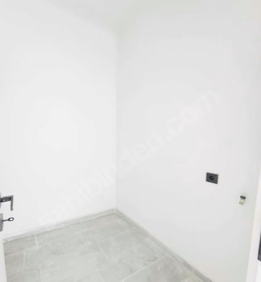 Mersin Mezitli Merkez Mahallesi 2+1 110 m² Doğalgaz Kombili Kiralık Daire