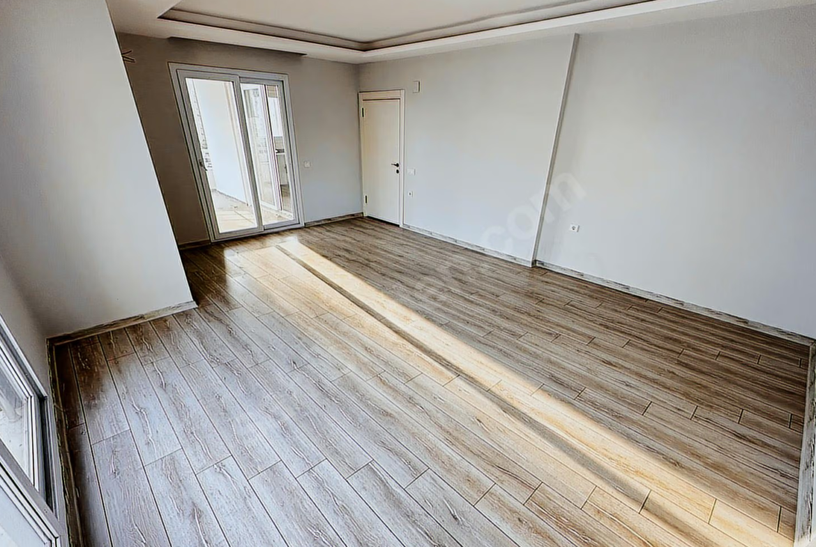 Mersin Mezitli Merkez Mahallesi 3+1 160 m² Doğalgaz Kombili Satılık Daire